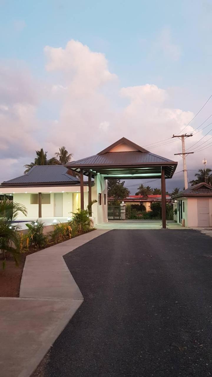Nadi Airport Apartments Exterior photo
