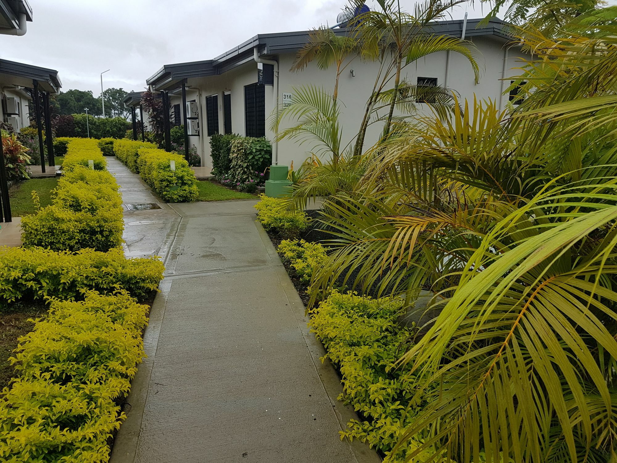Nadi Airport Apartments Exterior photo